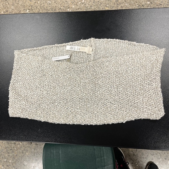 Chico’s NWT Crinkle Metallic Infused Infinity Scarf - Picture 4 of 5